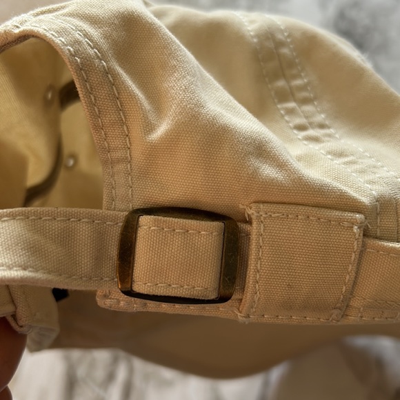 Coca-Cola hat with golf ball and tee - Picture 6 of 9